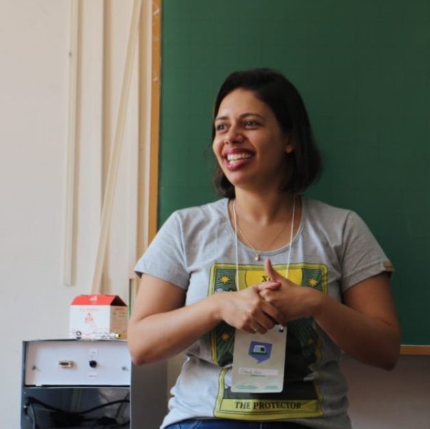 Deborah Vieira, professora dos cursos de Comunicação, desenvolve projeto de extensão no curso de jornalismo